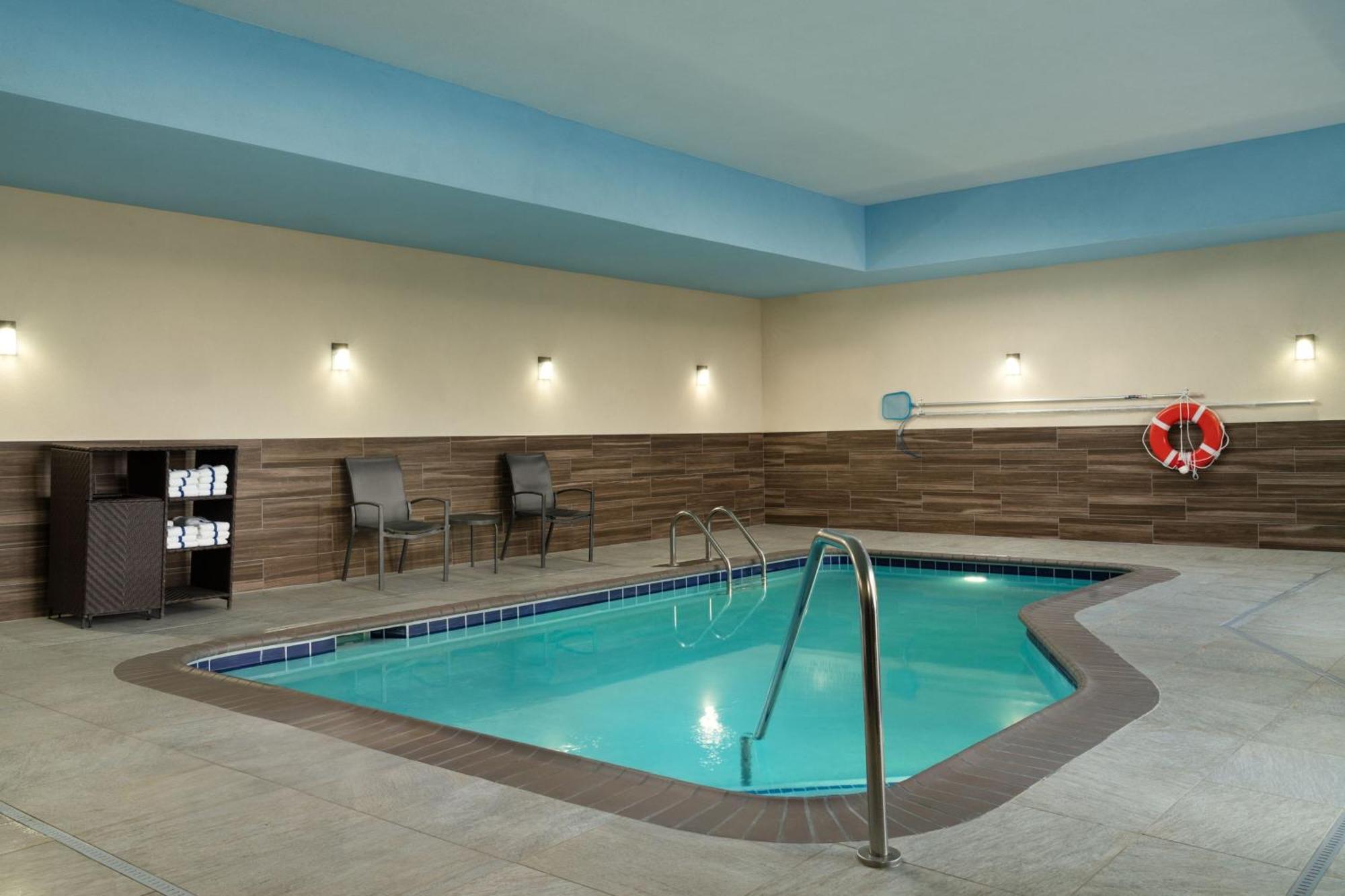 Fairfield Inn & Suites By Marriott London Ngoại thất bức ảnh