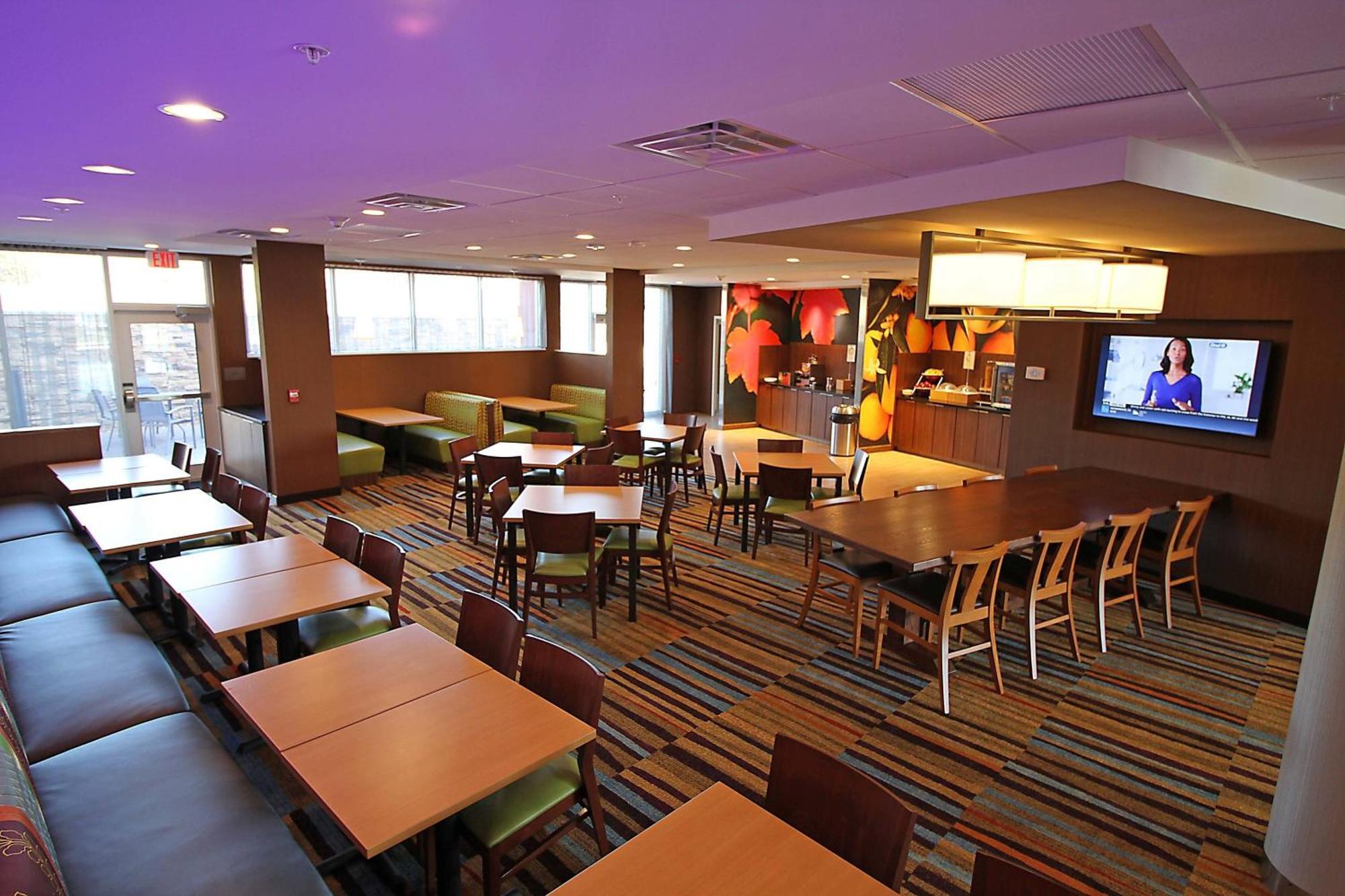 Fairfield Inn & Suites By Marriott London Ngoại thất bức ảnh
