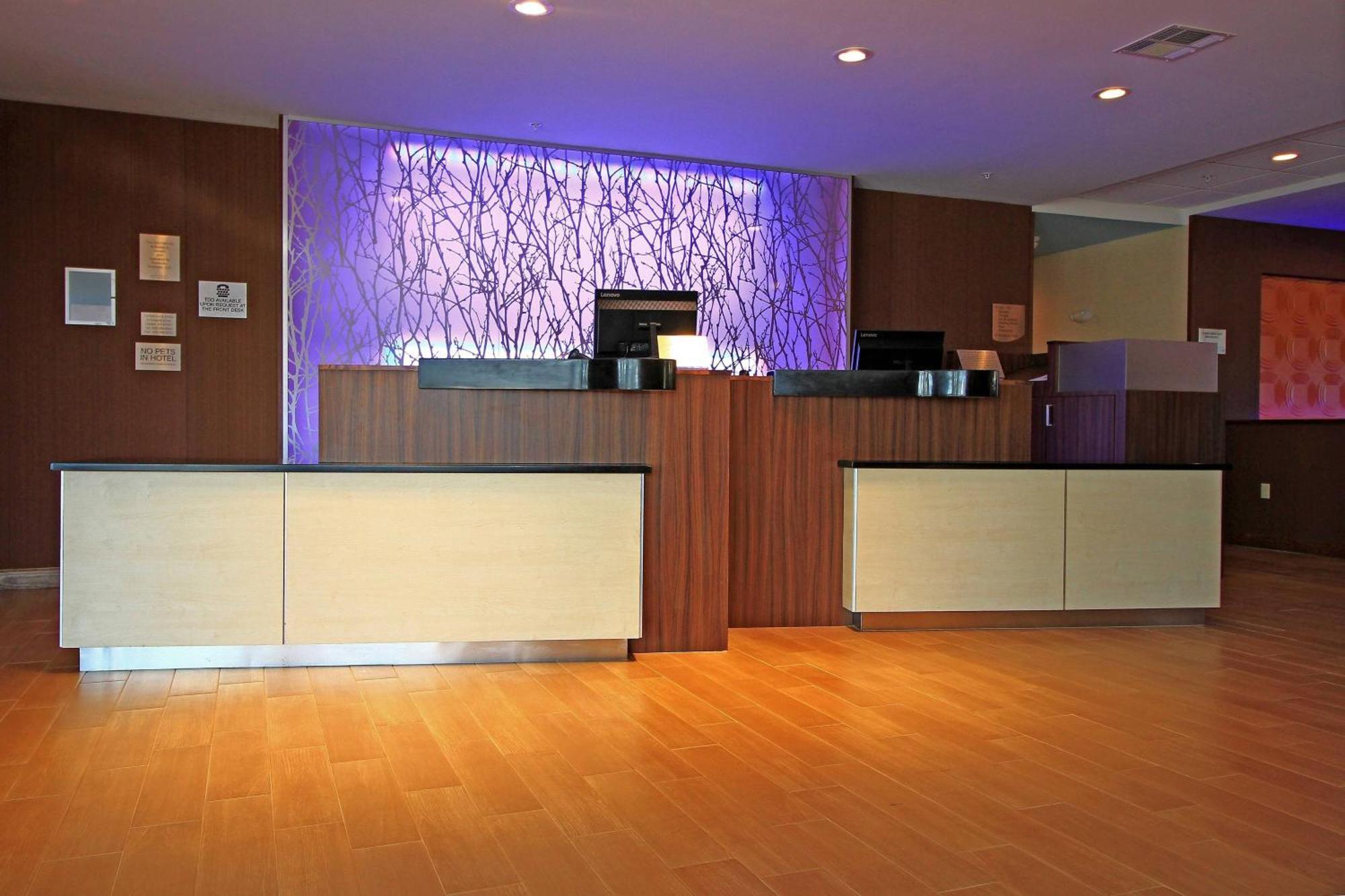Fairfield Inn & Suites By Marriott London Ngoại thất bức ảnh