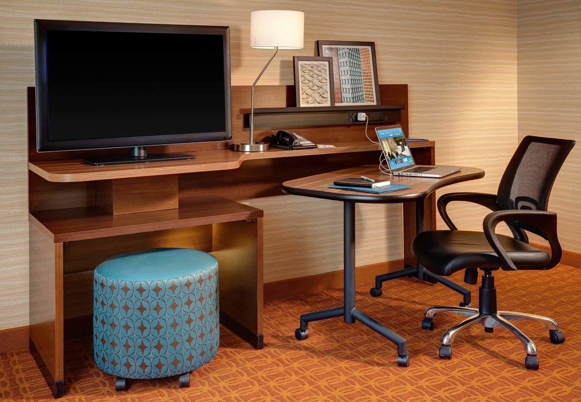 Fairfield Inn & Suites By Marriott London Ngoại thất bức ảnh